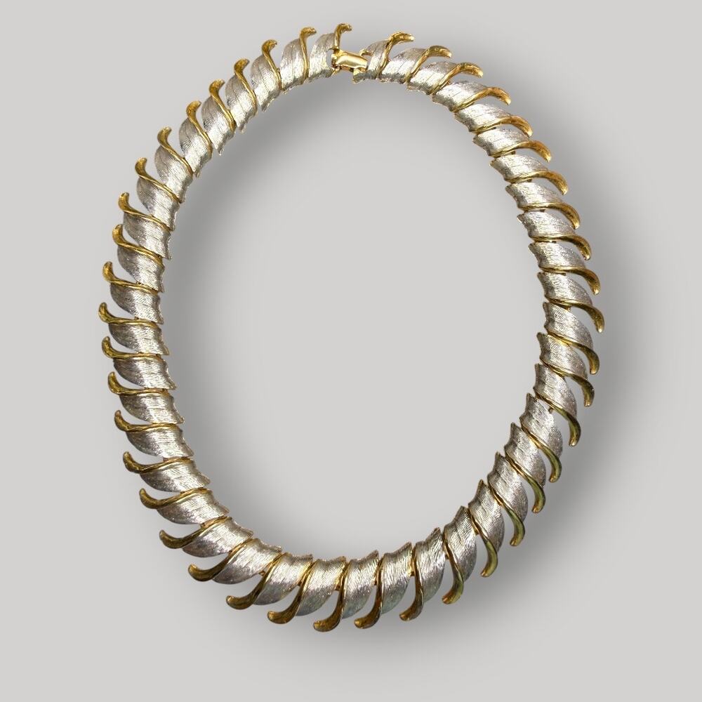 Vintage Two Tone Gold Silver Articulated Leaf Collar Choker Necklace 16”
